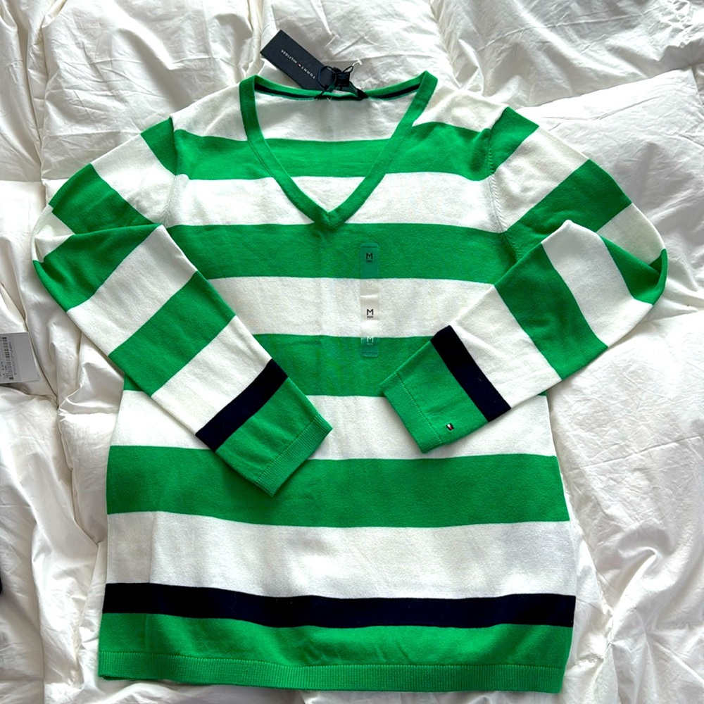 Tommy Hilfiger V neck 💚🤍💙 sweater M NWT